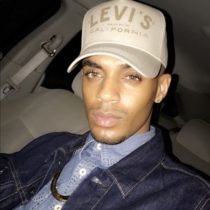 Meet your Posher, Ced